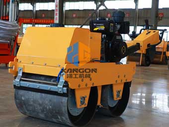 惡劣環(huán)境操作小型壓路機(jī)的注意事項(xiàng)有哪些？