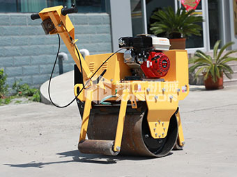 為什么別人家小型壓路機(jī)長(zhǎng)壽？秘訣在這里！