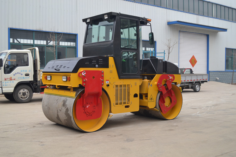 3噸以上小型壓土機機械性能包括哪些？