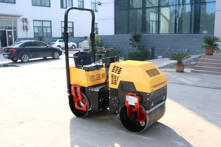 不容錯過的技術(shù)干貨——小型壓路機(jī)平安?？考记? title=