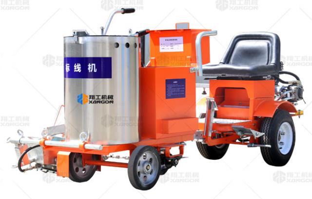 熱熔劃線機配置助力車，高施工高標(biāo)線質(zhì)量